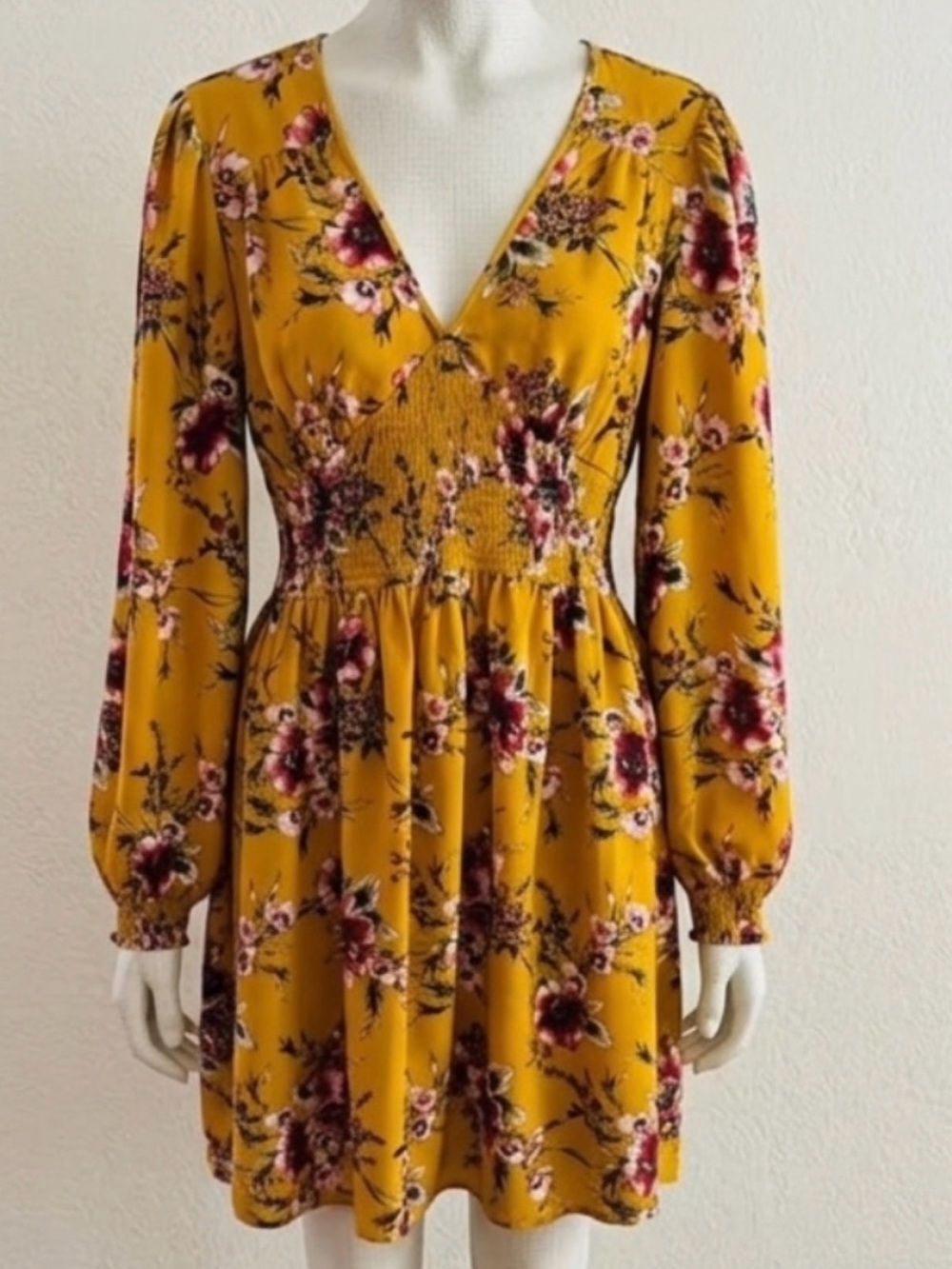 Women's Floral Smocked Waist V-Neck Dress - Mustard